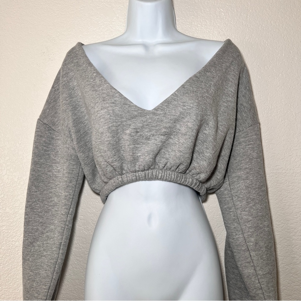 OFF THE SHOULDER SWEATER CROP